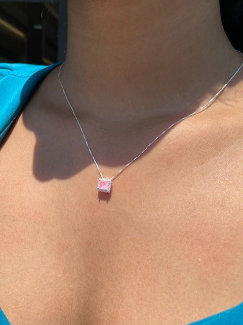 Colar Lola Quadrado em Prata com Zircônia Fusion e Cristal.