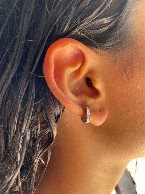 Brinco de Prata Argola em Coração com Zircônia 10mm